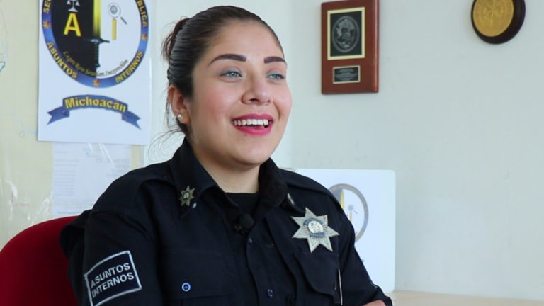 mujeres policia