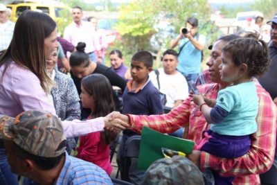 Daniela de los Santos Torres en reunión en Tirio 2