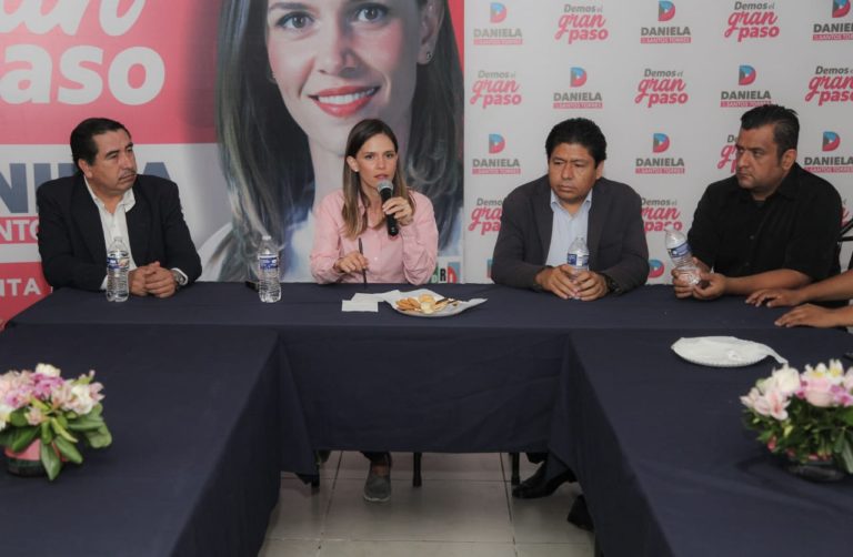 Reunión con Directivos e Investigadores de la UMSNH 1