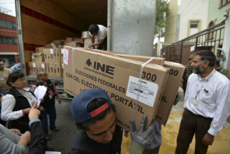 Distribucin_material_electoral_INE_-3