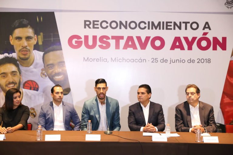 Silvano y basquetbolista