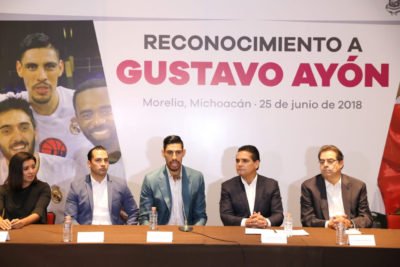 Silvano y basquetbolista