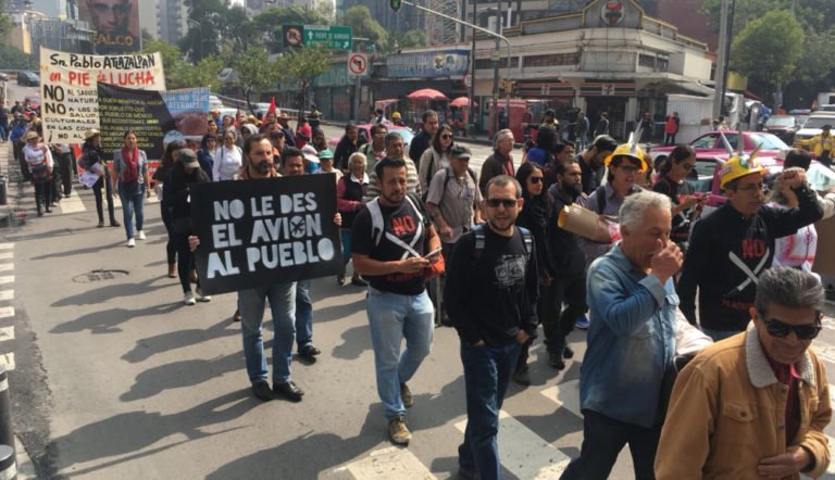 equipo-de-amlo-recibe-a-comision-de-manifestantes-en-casa-de-transicion2