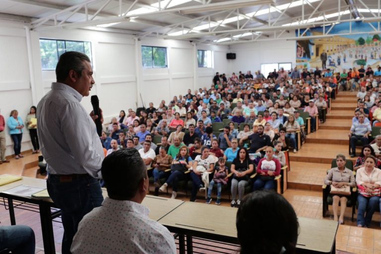 Empleados municipales y Raúl Moron