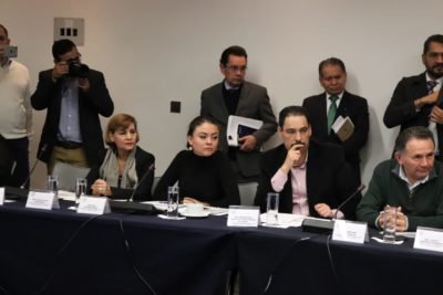 SENADORA BLANCA PIÑA EN MESA DE TRABAJO (1)