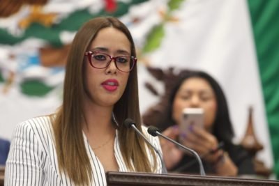 Tere Mora Educación