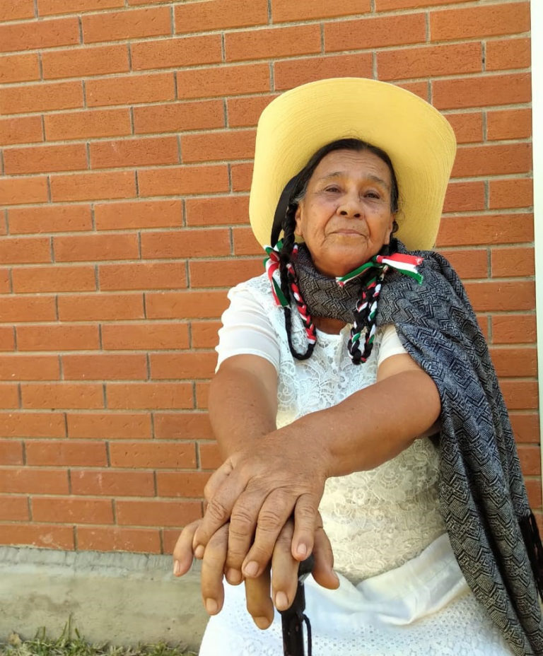 muejer de tirra calliente