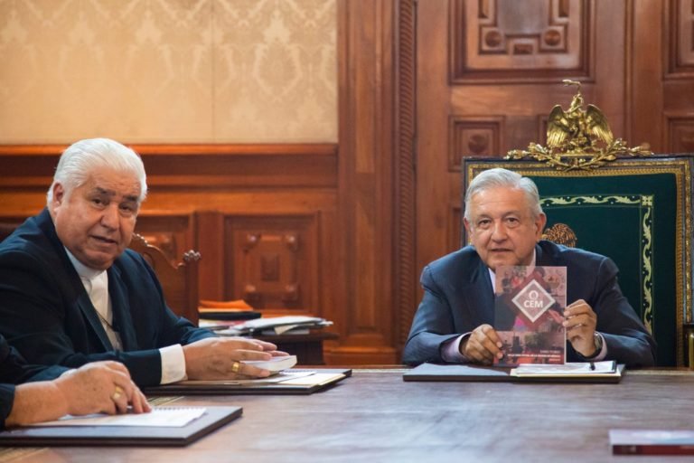 obispos y AMLO