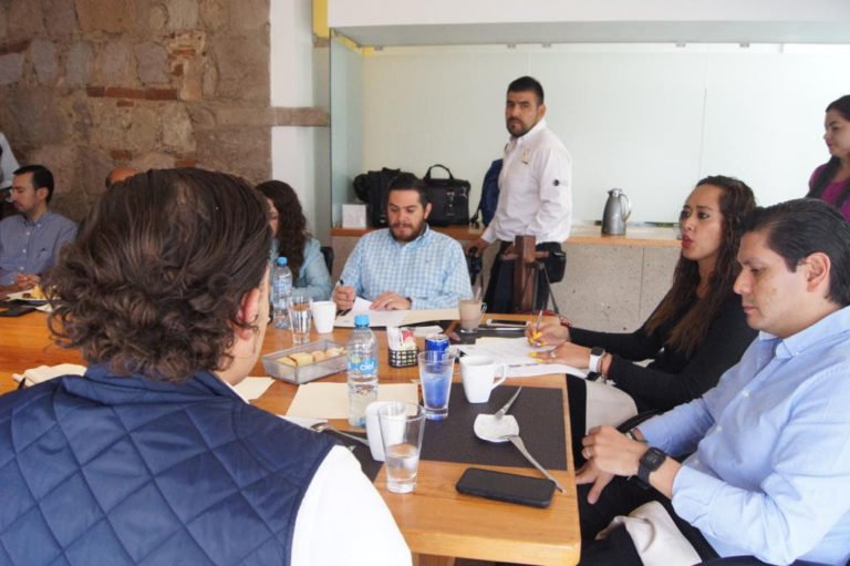 Tere mora Parlamento juvenil