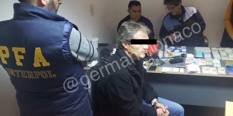 detieien a Carlos ahu,ada