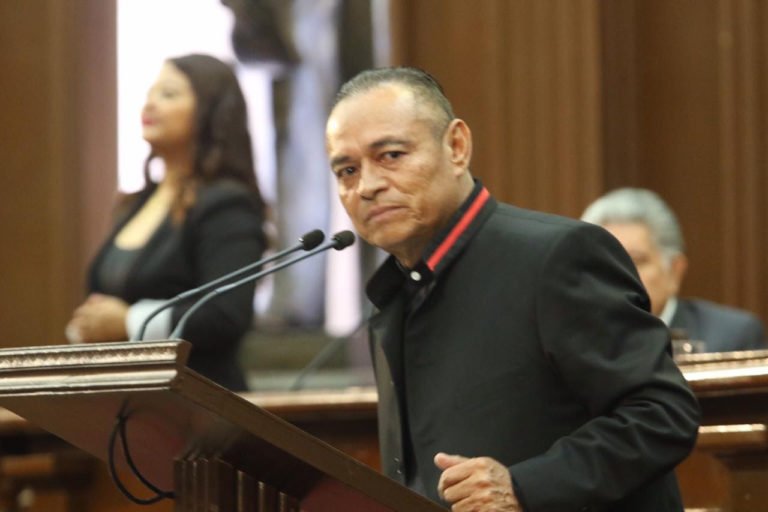 Salvador Arvizu Silvano le queda a deber