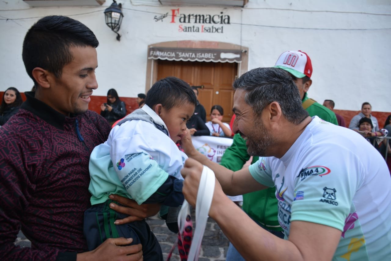 Patazcuaro carrera de la inclusion Vicor Báez