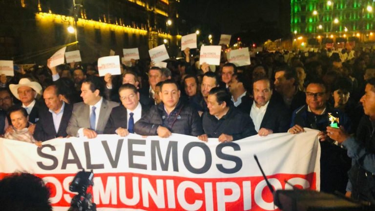alcaldes gases palacio nacional