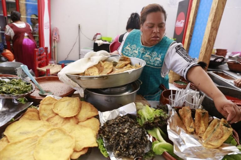 cocinera en el congreso charro