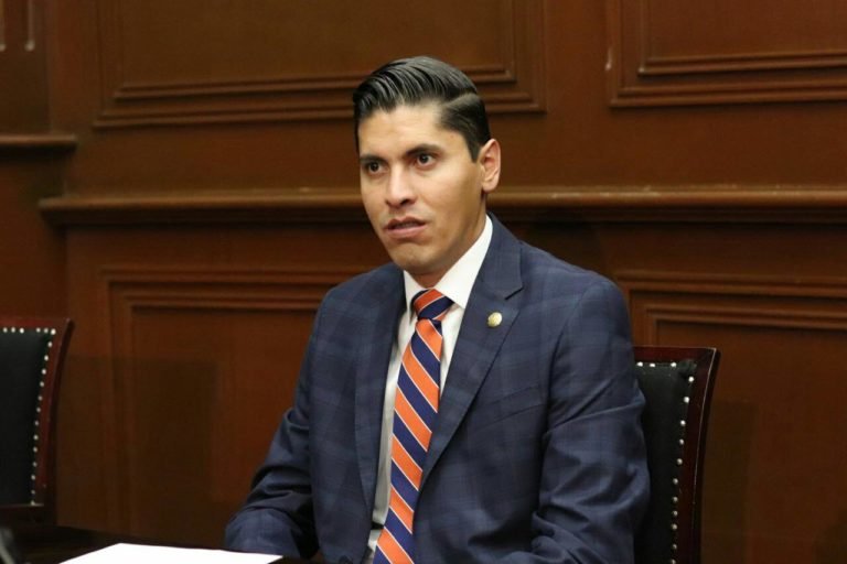 Javi Paredes revocacion de mandat