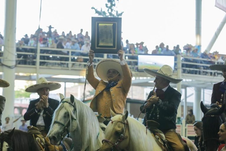 silvano recibe reconociminto