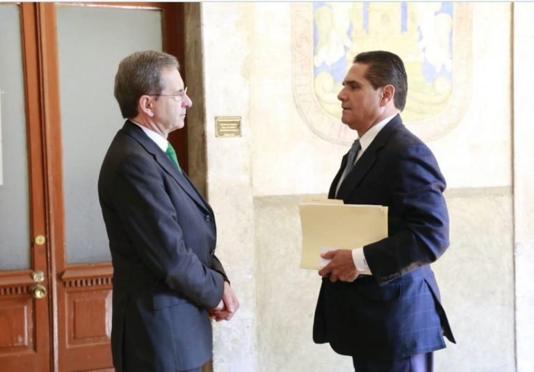 Moctezuma y Silvano acuerdan pagos pedientes