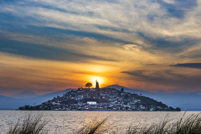 Isla de Janitzio _ Iván Holguín