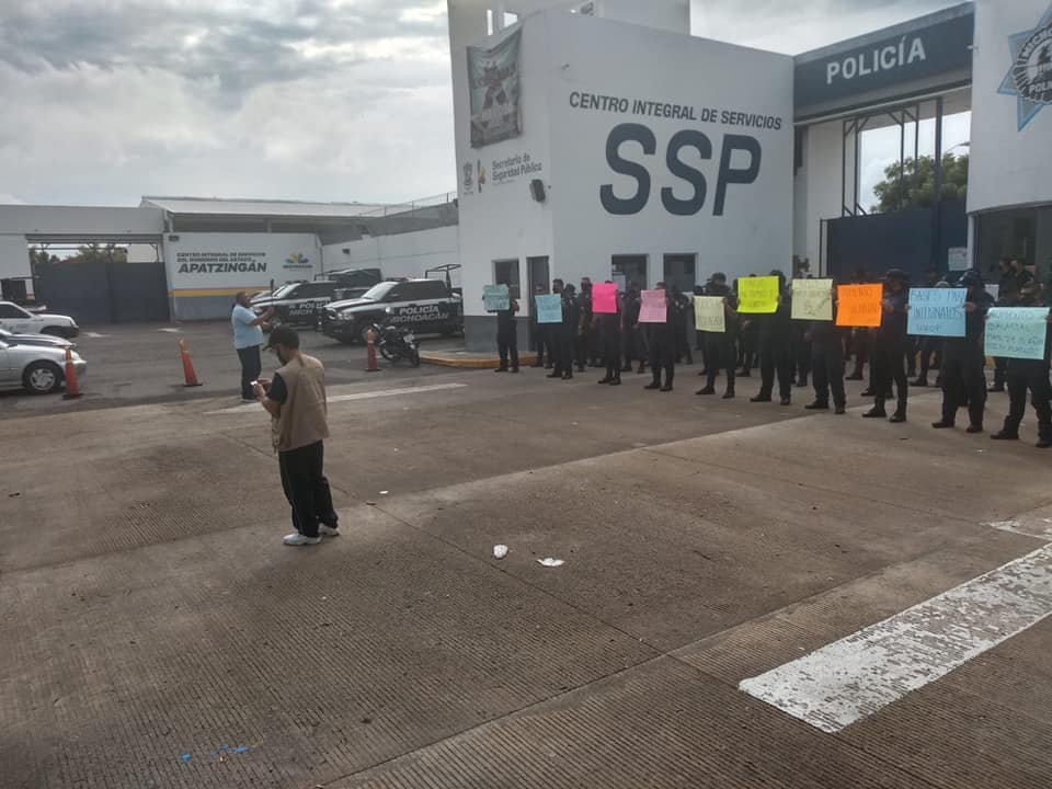 policías