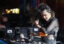 La DJ Mariana Bo convierte la Plaza Valladolid en una pista de baile