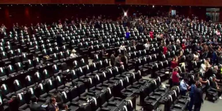 morena abandona pleno de la camara