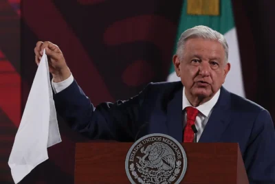 amlo-lopez-obrador-reforma-poder-judicial-panuelo-blanco