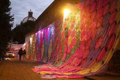 Cielo Tejido ilumina el Andador Nigromante en honor a los bebés que partieron de forma inesperada