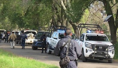 Localizan cadáver de un hombre con impactos de bala tirado en un canal de riego.