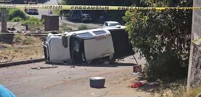 Tancítaro: perecen 2 mujeres tras volcar la camioneta, en la que viajaban