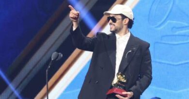 Bad Bunny se lleva la noche de los Grammy Latinos en Las Vegas