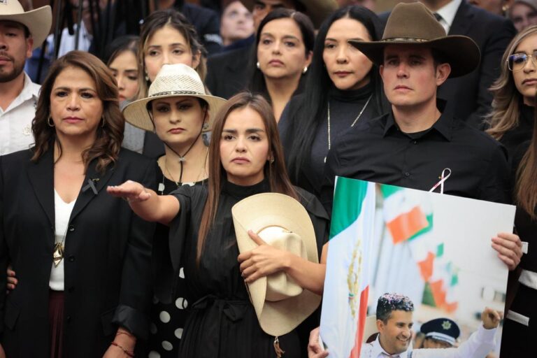 TOMA DE PROTESTA