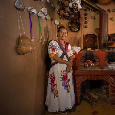 Cayetana Nambo, maestra cocinera tradicional, comparte su pasión por la gastronomía: Sectur