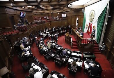 Deuda de Michoacán se disparó 9,782% en 23 años; buscan restringir endeudamiento