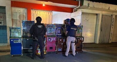 En 12 cateos aseguran 78 máquinas tragamonedas en Uruapan.