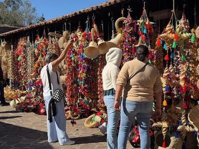Sectur profesionaliza a prestadores de servicios en Tzintzuntzan; previo a la K’uínchekua