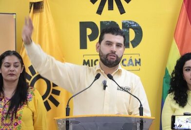 Habitantes de Morelia pagan agua sin recibirla; Octavio Ocampo llama a frenar injusticias