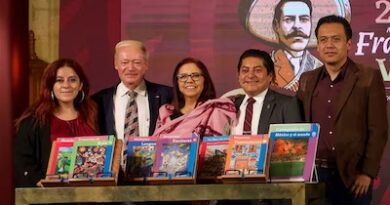 El legado de errores que deja Marx Arriaga en los libros de texto de la SEP