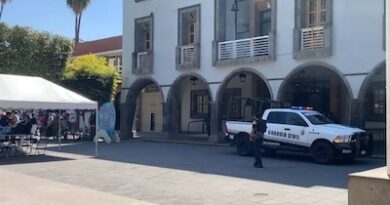 Desalojan presidencia municipal de Zamora y cierre de negocios por miedo de ataques armados.