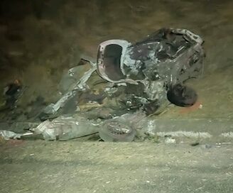 Un fallecido en un choque entre un vehículo y camión de carga.