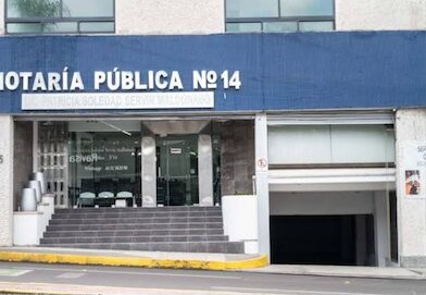 Motorateros roban a mujer mas 900 mil pesos en un notaria pública donde realizada un trámite.