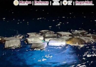 EN UNA OPERACIÓN MARÍTIMA SE ASEGURAN APROXIMADAMENTE DOS TONELADAS DE PRESUNTA COCAÍNA