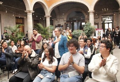 Destacan creación de la Licenciatura en Periodismo en la UMSNH; estudiantes y comunicadores dialogan