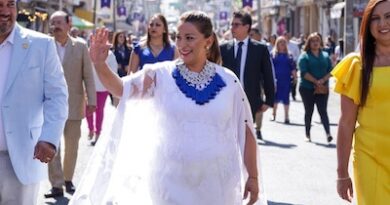 Alma Mireya González arranca campaña de bacheo con concreto para mejorar vialidades en Quiroga