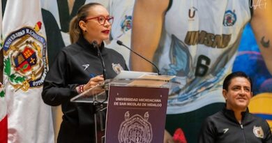 El trabajo en equipo gana campeonatos, señala Yarabí Ávila al inaugurar la Universidad Estatal 2026