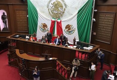 Primarias y secundarias deberán regular uso de Dispositivos Móviles en horario escolar: 76 Legislatura