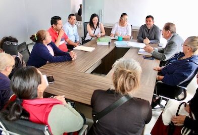 Yankel Benítez escucha necesidades de colonia Fuerza Tarasca