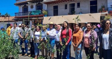 Impulsa Ayuntamiento de Quiroga la producción agrícola con entrega de árboles frutales