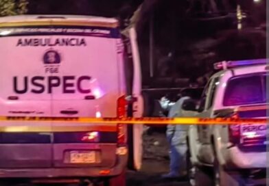 Localizan el cadáver de un hombre a quien le dejaron un narcomensaje en la tenencia de Ario de Rayón.