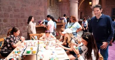 Tradición y arte llenan el Palacio Municipal en temporada de Semana Santa