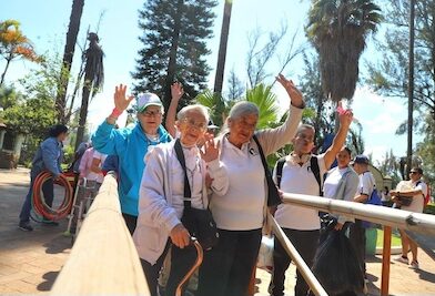Paola Delgadillo promueve bienestar emocional en adultos mayores con actividades recreativas